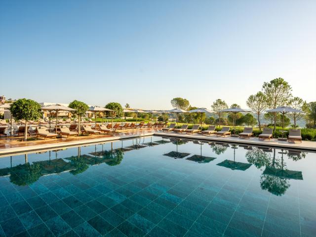 Anda Barut Collection