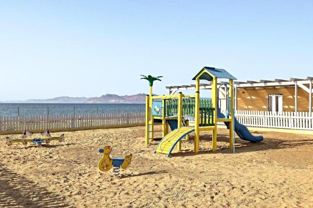 White Olive Marine Aquapark
