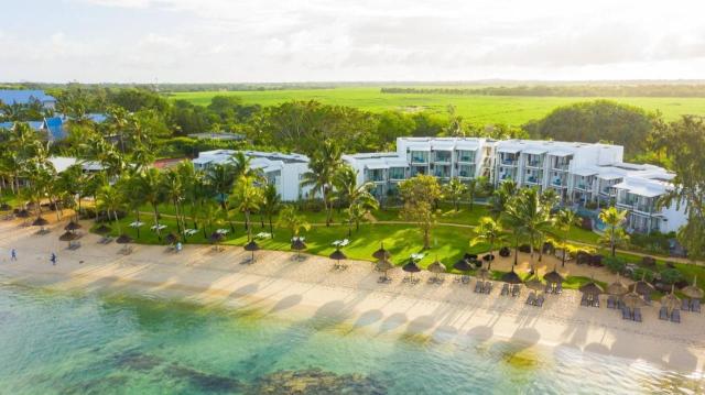 Victoria Beachcomber Resort For 2