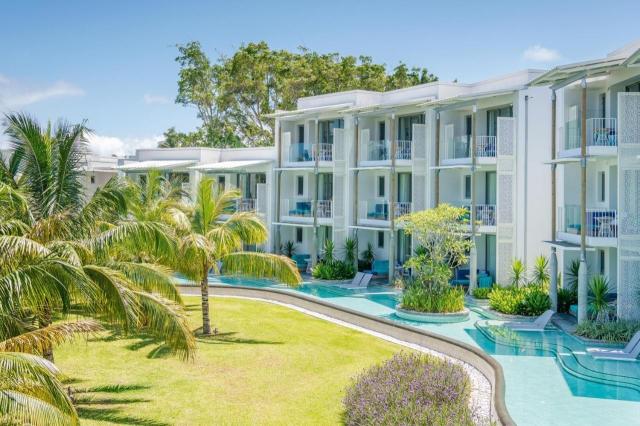 Victoria Beachcomber Resort For 2
