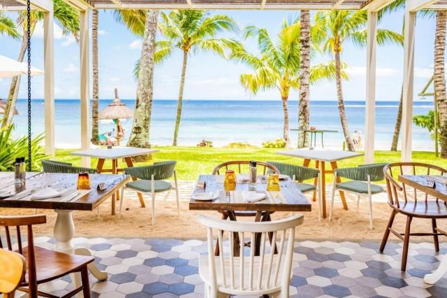 Victoria Beachcomber Resort For 2