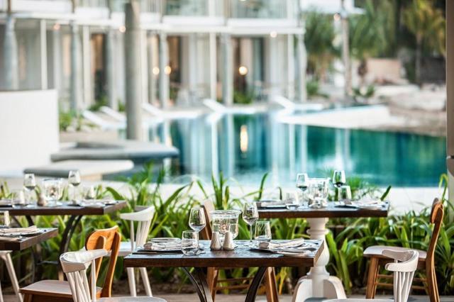 Victoria Beachcomber Resort For 2