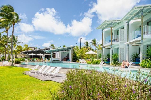 Victoria Beachcomber Resort For 2