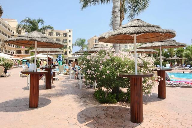 Tsokkos Gardens