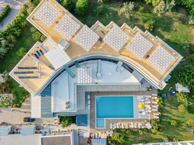Nasos Hotel & Resort