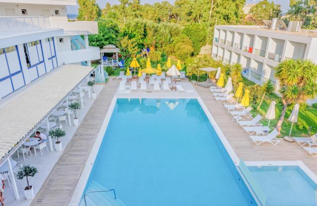 Nasos Hotel & Resort