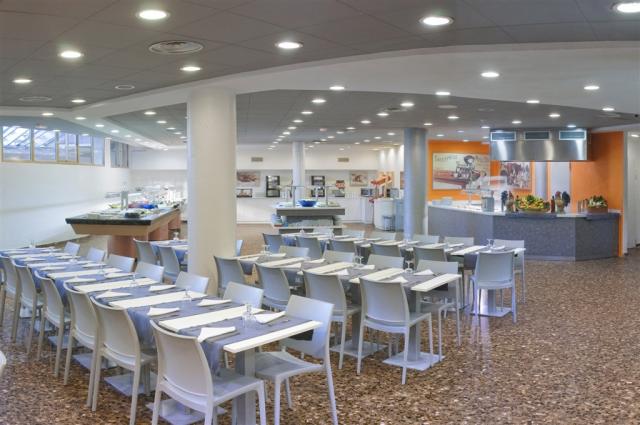 dovolenka-Spanielsko-Costa-del-Maresme-Santa-Susanna-hotel-Merc