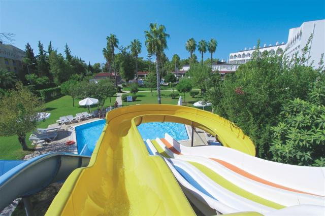 dovolenka-Turecko-Side-hotel-Serra-Park-tobogany.JPG