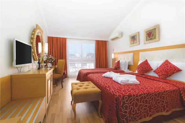 dovolenka-Turecko-Alanya-hotelovy-komplex-Alaiye-Resort-izba.JP