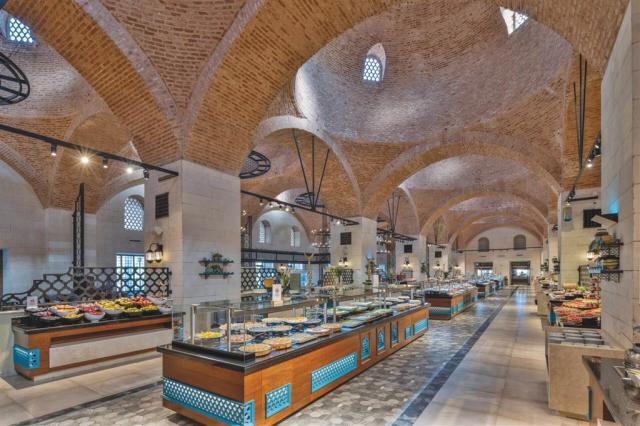 dovolenka-Turecko-Lara-hotelovy-komplex-Swandor-Topkapi-Palace-