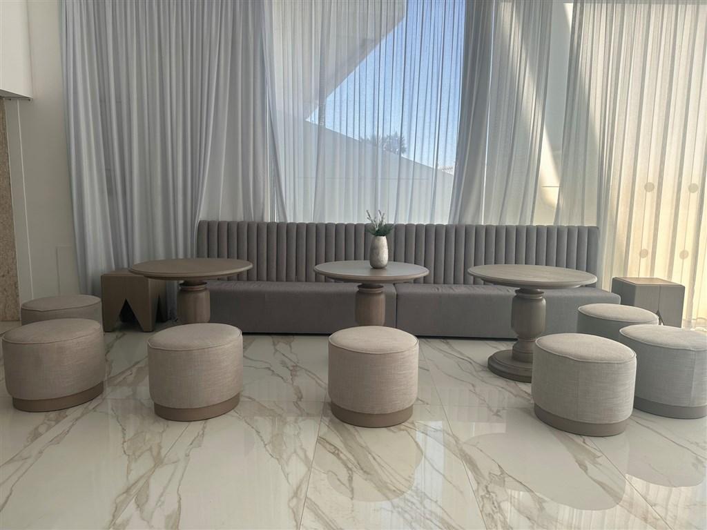 dovolenka-Cyprus-Juzny-Cyprus-Ayia-Napa-hotel-Dome-Beach-lobby.