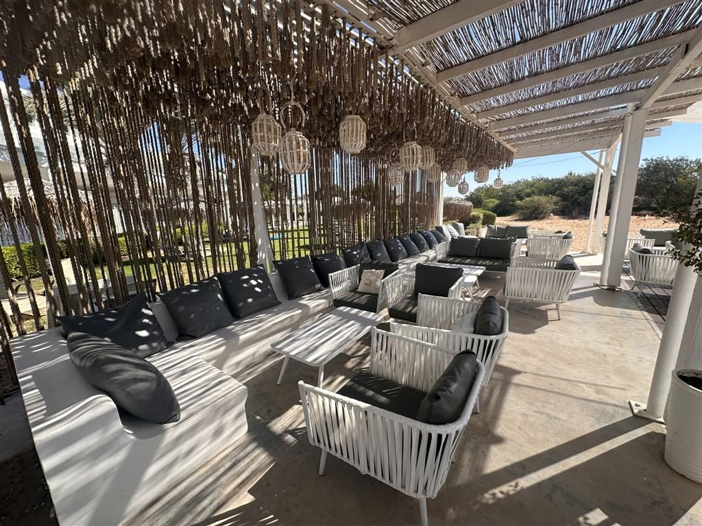 dovolenka-Cyprus-Juzny-Cyprus-Ayia-Napa-hotel-Dome-Beach-plazov