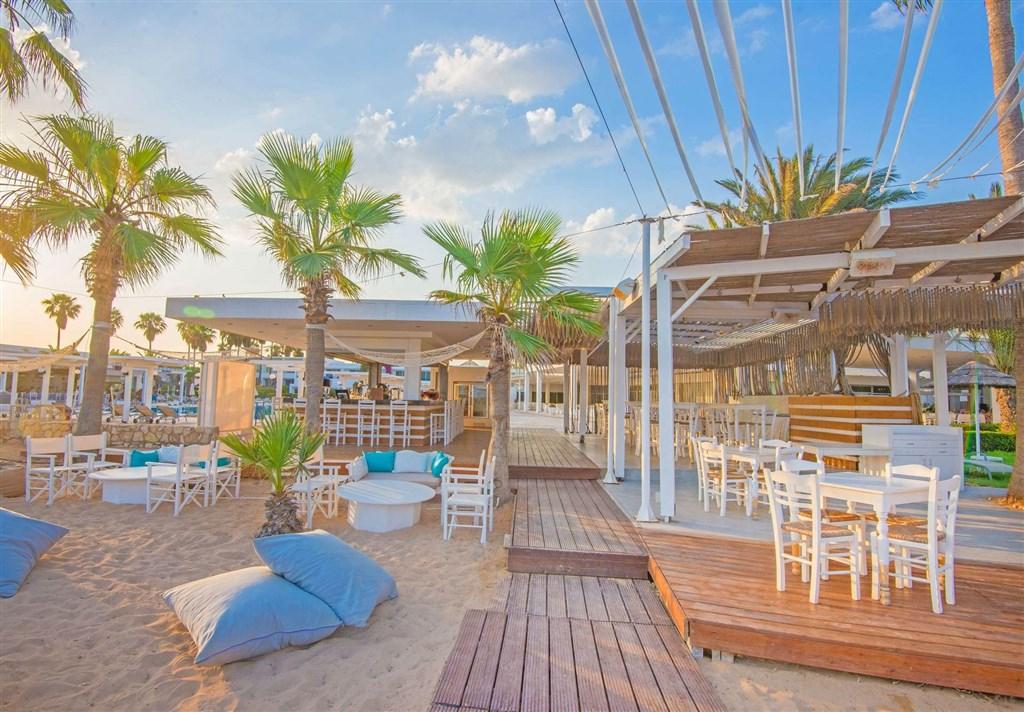 dovolenka-Cyprus-Juzny-Cyprus-Ayia-Napa-hotel-Dome-Beach-plazov