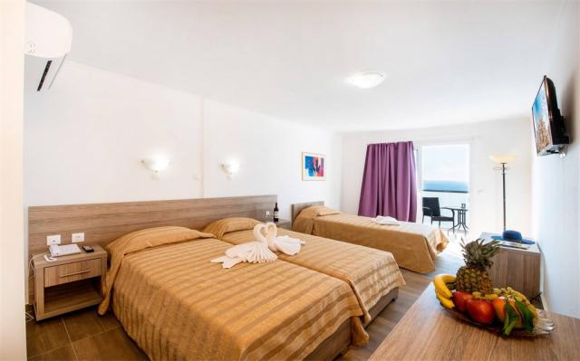 dovolenka-Grecko-Rhodos-Pefki-hotel-Ilyssion-Beach-Resort-izba.