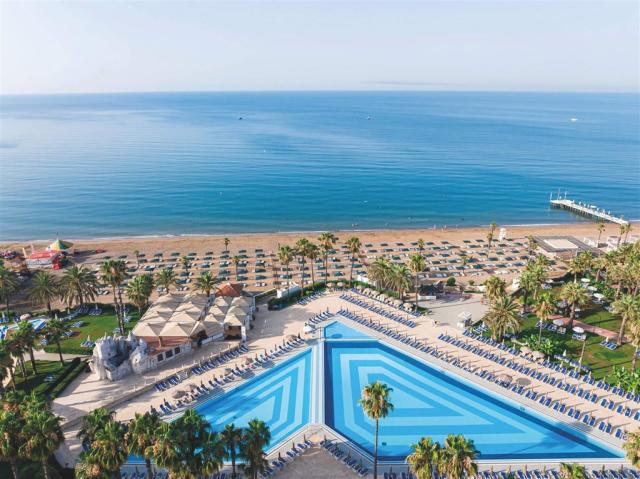 dovolenka-Turecko-Belek-hotelovy-komplex-Adora-Resort-areal-2.j