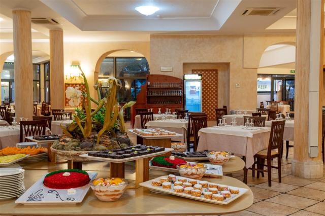 dovolenka-Taliansko-Sardinia-Cala-Gonone-hotel-Club-Esse-Palmas