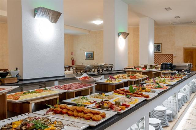 dovolenka-Taliansko-Sardinia-Cala-Gonone-hotel-Club-Esse-Palmas