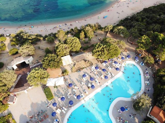 dovolenka-Taliansko-Sardinia-Cala-Gonone-hotel-Club-Esse-Palmas