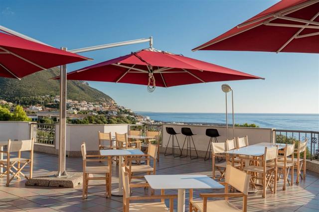 dovolenka-Taliansko-Sardinia-Cala-Gonone-hotel-Club-Esse-Palmas