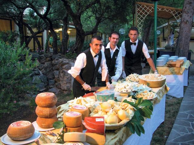 dovolenka-Taliansko-Sardinia-Cala-Gonone-hotel-Club-Esse-Palmas