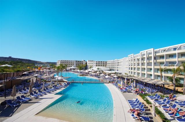 dovolenka-Malta-Mellieha-Bay-hotel-Seabank-Resort&Spa-bazen (2)