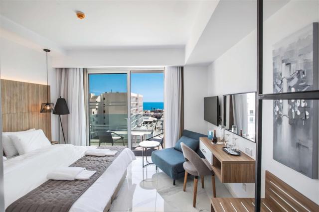 dovolenka-Cyprus-Juzny-Cyprus-Protaras-hotel-Blue-Ivy-izba.jpg