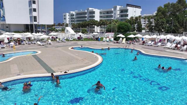 dovolenka-Cyprus-Juzny-Cyprus-Protaras-hotel-Odessa-bazen1.jpg