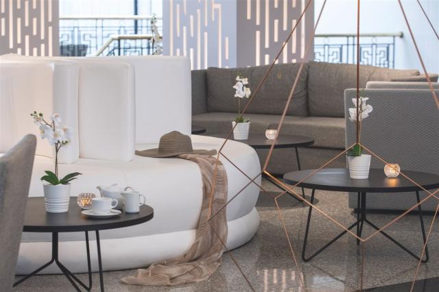 dovolenka-Cyprus-Juzny-Cyprus-Protaras-hotel-Odessa-lobby.jpg