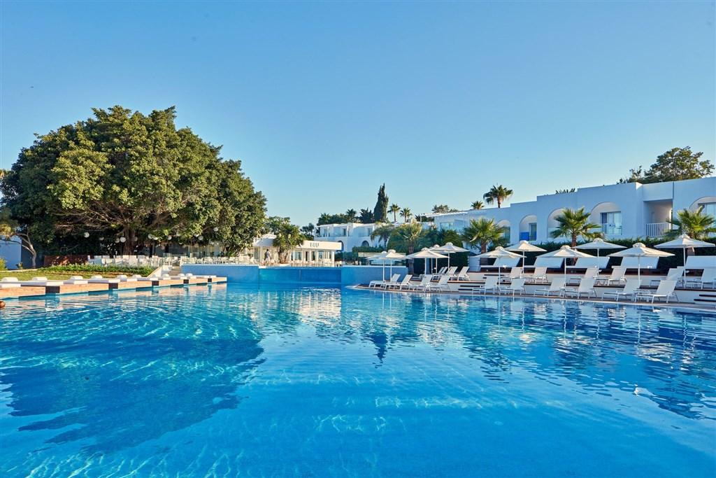 dovolenka-Cyprus-Juzny-Cyprus-Ayia-Napa-hotel-So-Nice-bazen (4)