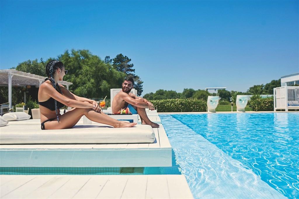dovolenka-Cyprus-Juzny-Cyprus-Ayia-Napa-hotel-So-Nice-bazen.jpg