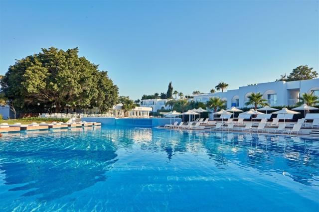 dovolenka-Cyprus-Juzny-Cyprus-Ayia-Napa-hotel-So-Nice-bazen (4)