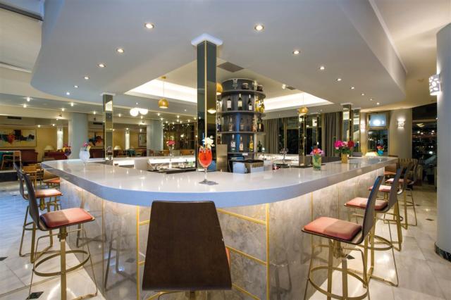 dovolenka-Grecko-Kreta-Kavros-hotel-Hydramis-Palace-bar_3.jpg