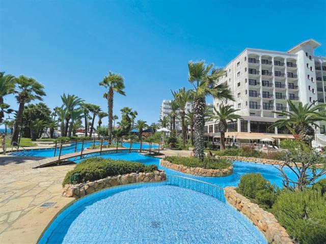 dovolenka-Cyprus-Juzny-Cyprus-Larnaka-hotel-Sandy-Beach-bazen (