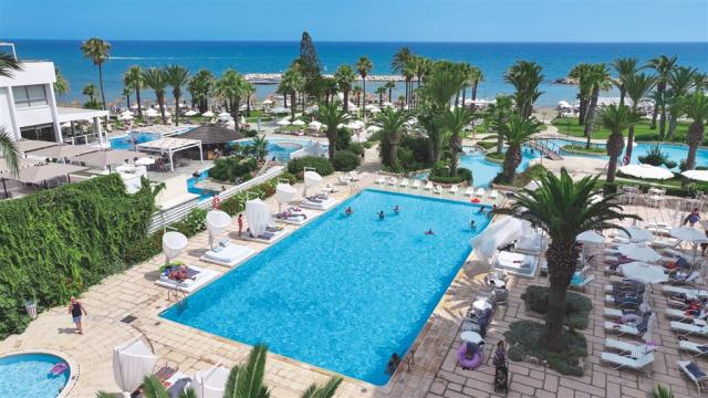 dovolenka-Cyprus-Juzny-Cyprus-Larnaka-hotel-Sandy-Beach-bazen (