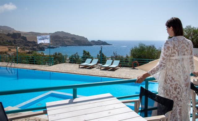 dovolenka-Grecko-Kreta-Damnoni-hotel-Sokol-Resort-pohlad-bazen 