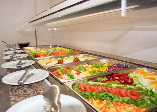 dovolenka_Grecko-Kreta-Damnoni-hotel-Sokol-Resort-bufetove-stol
