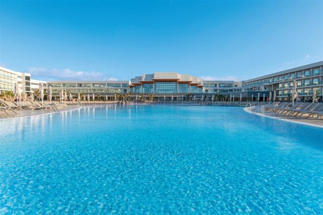 dovolenka-Spanielsko-Lanzarote-Playa-Blanca-hotel-Barcelo-Playa