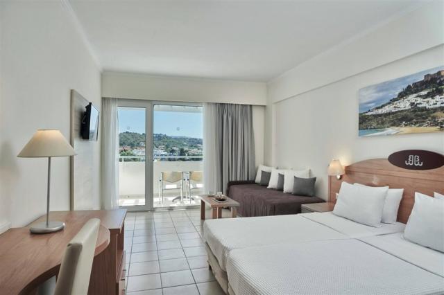 dovolenka-Grecko-Rhodos-Ialyssos-hotel-Blue-Bay-Resort-izba.jpg