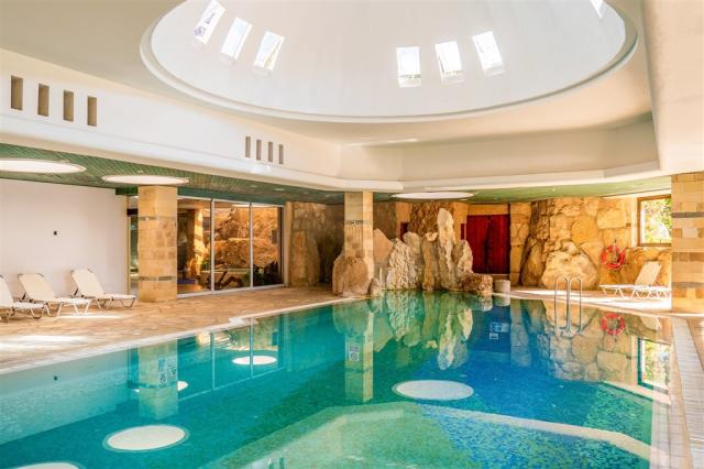 dovolenka-Cyprus-Juzny-Cyprus-Paphos-hotel-Coral-Beach-Hotel-&-