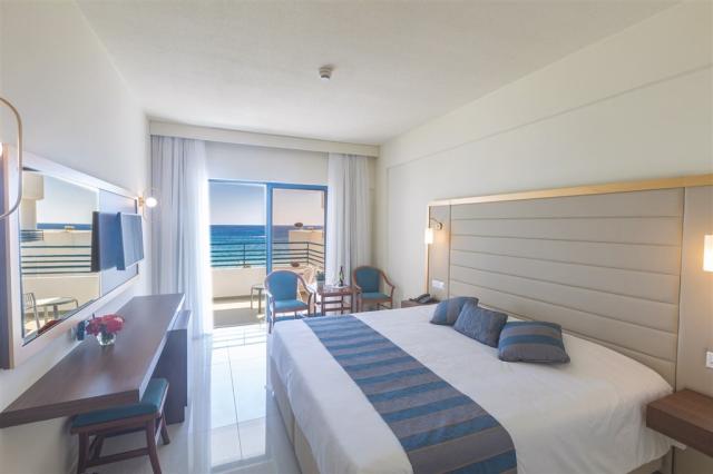 dovolenka-Cyprus-Juzny-Cyprus-Protaras-hotel-Iliada-Beach-Hotel