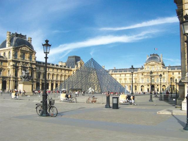 poz-pariz-louvre.jpg