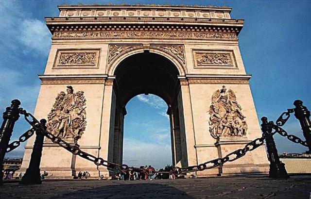 poz-pariz-p-champs-elyse1.jpg