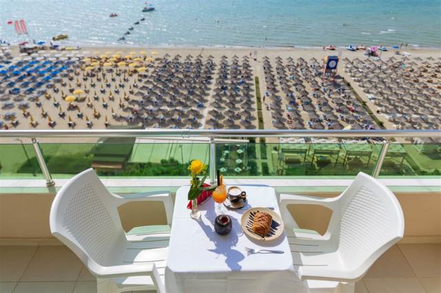dovolenka-Albansko-Durres-hotel-Albanian-Star-vyhlad-na-more.jp