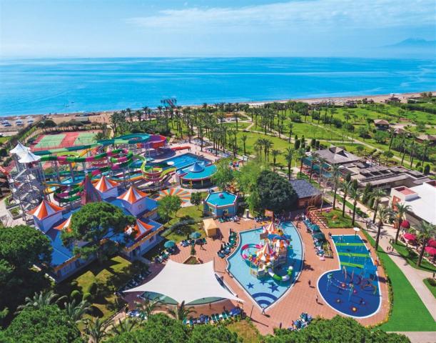 dovoelnka-Turecko-Lara-hotelovy-komplex-IC-Green-Palace-aquapar