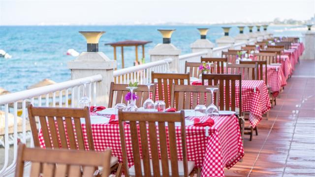 dovolenka-Cyprus-Severny-Cyprus-Famagusta-hotel-Salamis-Bay-Con