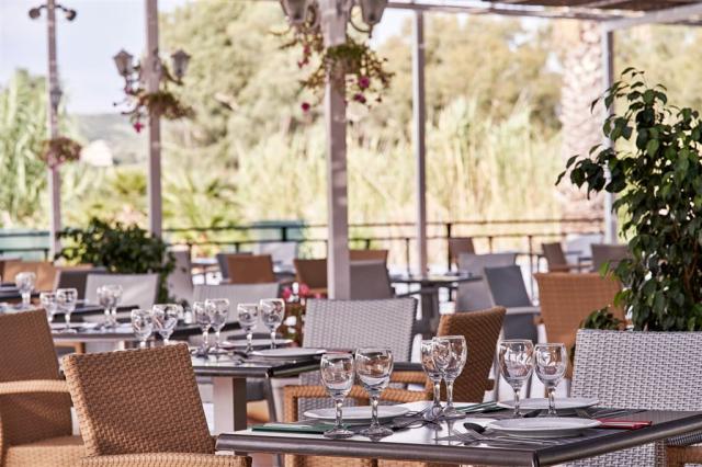 dovolenka-Grecko-Korfu-Agios-Georgios-hotel-Sandy-Beach-Resort-