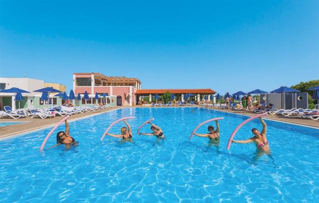 dovolenka-Kreta-Ammoudara-hotel-Dessole-Dolphin-Bay-bazen_3.jpg