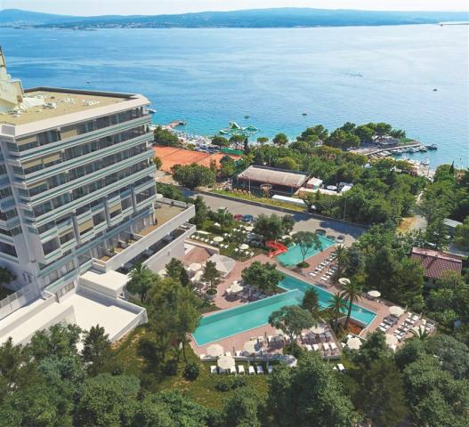 dovolenka-Chorvatsko-Crikvenica-hotel-Omorika-bazeny.jpg