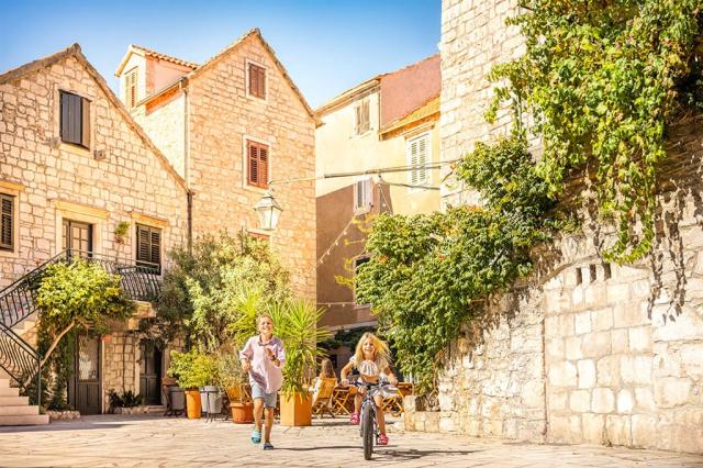 Hvar