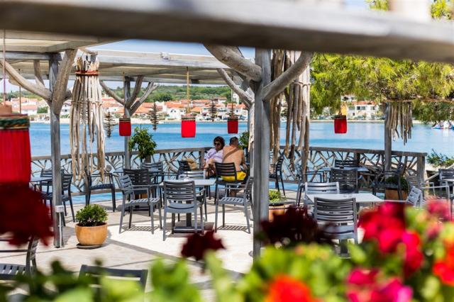 Hotel PINIJA, Petrčane